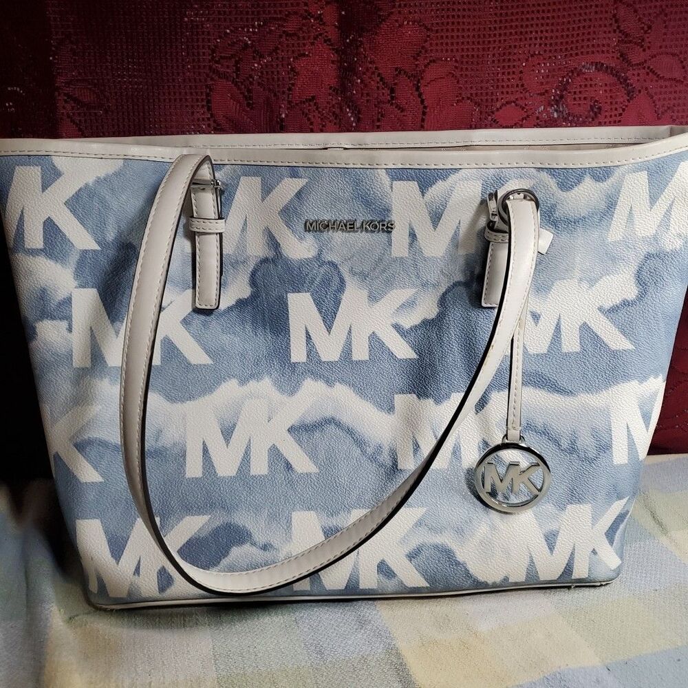 Michael Kors Large Voyager Tote Womens Blue White Cloud Logo Print Signature Bag